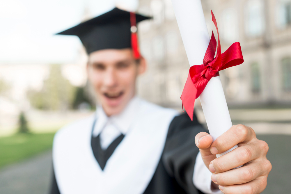 Como Comprar um Diploma Reconhecido pelo MEC de Forma Segura e Rápida